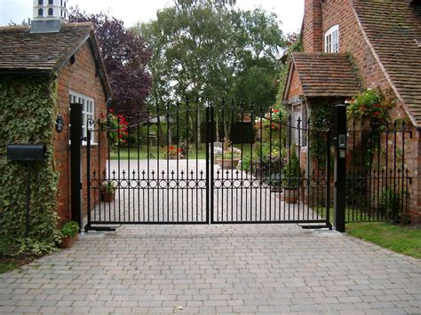 metal fabrication gloucestershire|metal gates cheltenham.